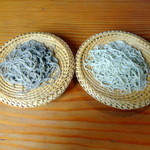 蕎麦切り 旗幟 - 田舎800円、せいろ800円