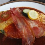 アリスの小さな森 - オムライス（トマトソース）