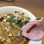 めん処 きよ洲 - 大葉たっぷりの鶏むねチャーシューと食感が違う2つの豚チャーシューが旨い！