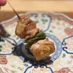 薪鳥新神戸 - そり、翁長唐辛子、もも 柚子胡椒乗せ