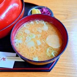 やぶ善 - 出汁がしっかりと効いた旨い"お味噌汁"。