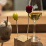 薪鳥新神戸 - アメリカンチェリーとシャインマスカットの果実飴