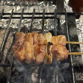 多彩な鶏料理は京赤地鶏を使用◎焼き加減など炭焼きにもこだわり