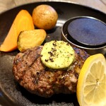SALON BUTCHER & WINE - 