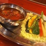 クマネコ印 - ラムカレーと素揚げ野菜添えサフランライス