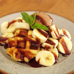 ワッフルアイス（バナナチョコレート）