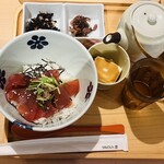 だし茶漬け+肉うどん えん - 漬け鮪の漁師風