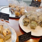 ベーグル&スコーン デザインケイ - スコーンいろいろ　店内