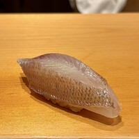 鮨 はしもと - 春子鯛 鹿島 軽く昆布締め