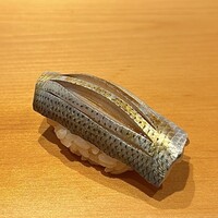 鮨 はしもと - 小肌 天草 締めて2日目 中に芝海老の朧