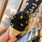 道の駅 平泉 ファーストフード - 黒バニラソフトクリーム