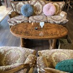 いにしあんど - イタリア家具と日本家屋不思議な組み合わせ