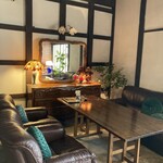 いにしあんど - 暗い土間が鏡とライトで素敵な空間に