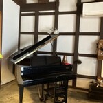 いにしあんど - 土間にピアノも斬新✨