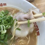 ラーメン横綱 - 焼豚ではなく「ゆで豚」。