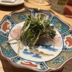 田町鮨 惠万 - マイクロハーブ乗せたなんか