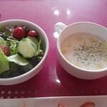 キッチン・ジョカトーレ - ランチセットのサラダ＆スープ