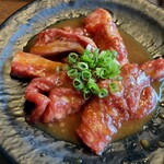 肉の青木商店 - Zooooom up！普段より一切れ多い！？