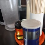 かわにし食堂 - 卓上調味料。