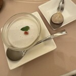 天厨菜館 - 杏仁豆腐　デザート小籠包