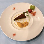 307149088 - チョコレートタルト、マンゴーソルベ