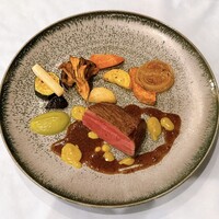 レストラン鳥居平 - 南アルプス市で育ったダチョウフィレ肉ロティ マスタード