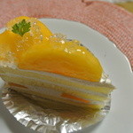 Espoir de Ochiai  - 黄金桃のショートケーキ