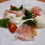 デニーズ - 【NEW】グリークヨーグルトで仕立てたカプレーゼ風