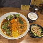 SPICY CURRY 魯珈 - 