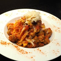 生ソーセージとキノコのトマトソース　スパゲティー