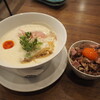 鶏と無限の可能性 - 鶏白湯 ＆ ミニレアチャ丼