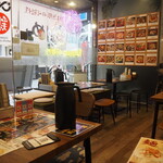 鶏と無限の可能性 - 店内
