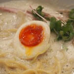 鶏と無限の可能性 - 鶏白湯（味玉）