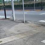 焼きもの家 慶 - 昨日は池になっていた松見タクシー前が今日は素知らぬ様子のロプノール^_^