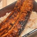 薪焼うなぎ 銀座おのでら - 冷凍の大量生産品のような気がする