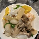 ヤムチャ - シーフードとクワイの塩炒め