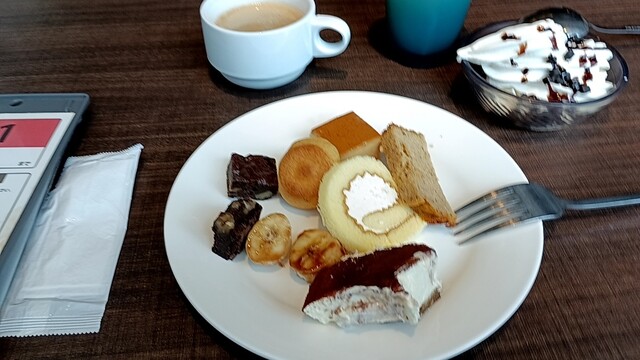 THE BUFFET DINER LaLaport Ebina Ten - Ebina/Buffet | Tabelog