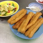 Mai Anh Pho Ga - トッピングの揚げパン
