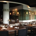 Cau Go - ビル５階は冷房が効いています。