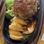 なるみ - 粗挽きビーフハンバーグ定食