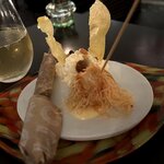 OMOカフェ&ダイニング - 小樽満喫プレート(クリーミーポテトサラダ・かまぼこと海老のカダイフ揚げ・ジンギスカン春巻き)！