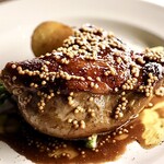 骨付き鴨肉のコンフィ