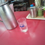 ふじや - カウンター、テーブル席、小上がりの座敷と全部揃えた構成