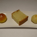 リストランテ サクラ - 野菜を練り込んだパン３種（人参、オニオン、コーン）