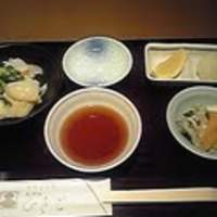 天ぷら ひさご ラシック店 - サラダや天つゆなど。