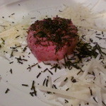 ristorante Baccarossa - 牛のカルパッチョ。パルメジャーノと黒トリュフ添え。まったりとした口当たりの牛肉と濃厚なトリュフとパルメジャーノの香りが相まった一皿。絶品です！＞＜