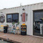 Dad'z - コンテナを利用した店舗