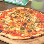 トリワイン ＰＩＫＯＳＨＨＨＵ - 自家製生地のピザ マリナーラ