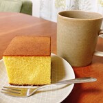 福砂屋 - 料理写真:カステラと緑茶