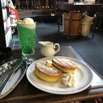 cafe 町子 - クリームソーダ＆セットパンケーキ　プレーン